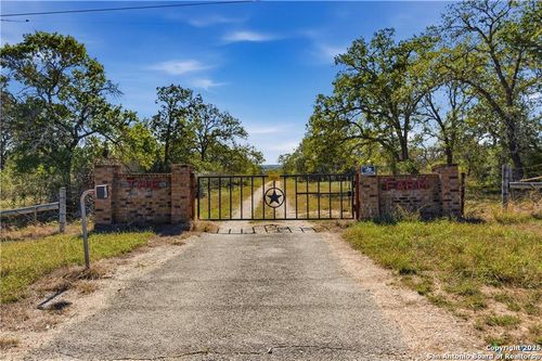 15145 Alternate 90, Kingsbury, TX, 78638-3327 | Card Image