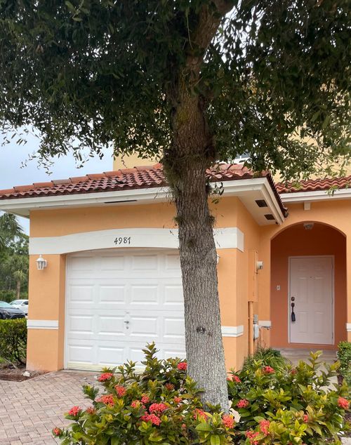 4987 Se Mariner Garden Cir, Stuart, FL, 34997-2138 | Card Image