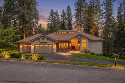 8912 N Oakland Rd, Newman Lake, WA, 99025-7430 | Card Image