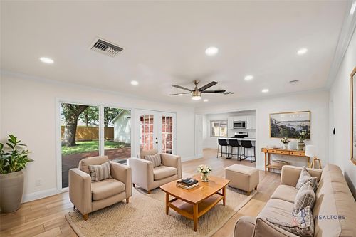 3815 Latma Dr, Houston, TX, 77025-4120 | Card Image