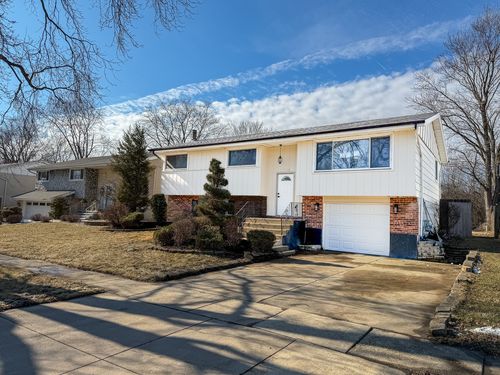 17000 Magnolia Dr, Hazel Crest, IL, 60429-1021 | Card Image