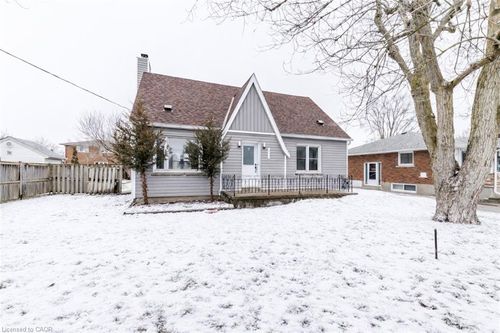 457 Southworth St, Welland, ON, L3B2A1 | Card Image