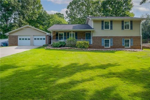 11165 Crosshaven Dr, Roswell, GA, 30075-2806 | Card Image