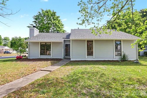 11222 Treebark Dr, Pineville, NC, 28134-7532 | Card Image