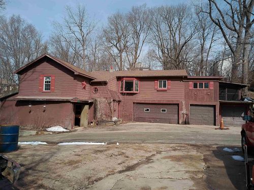 142 Beach Ave, Edgerton, WI, 53534-9324 | Card Image