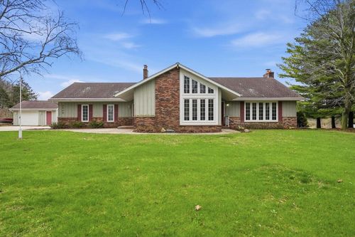 2009 Deerfield Drive, Saukville, WI, 53080 | Card Image