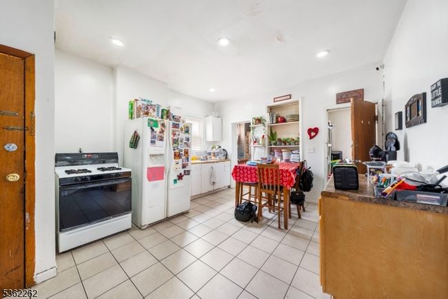 639 N 8 Th St, Home with 6 bedrooms, 3 bathrooms and null parking in Newark NJ | Image 17