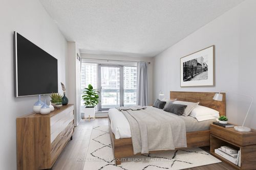 811-10 Queens Quay W, Toronto, ON, M5J2R9 | Card Image