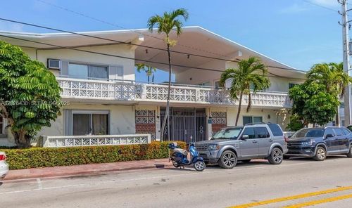 2-8040 Tatum Waterway Dr, Miami Beach, FL, 33141-5307 | Card Image