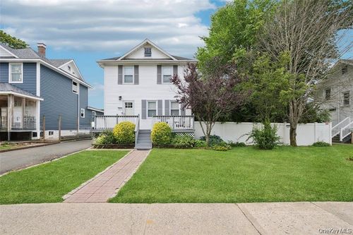 104 Park Ave, Babylon, NY, 11702-1709 | Card Image