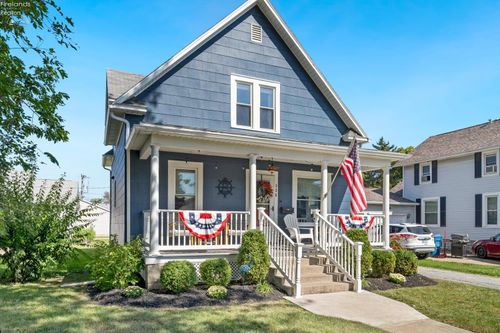 326 W 4th St, Port Clinton, OH, 43452-1820 | Card Image