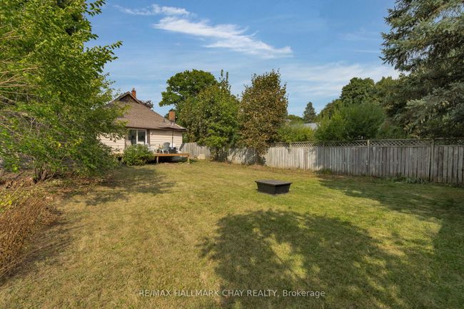 7 Napier St, House other with 3 bedrooms, 1 bathrooms and 7 parking in Barrie ON | Image 25