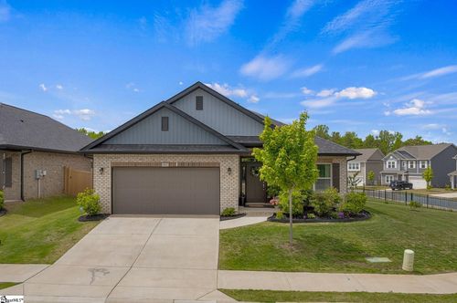 61 Woodcross Dr, Simpsonville, SC, 29681-7176 | Card Image