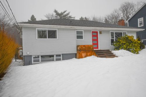 18 Macrae Ave, Dartmouth, NS, B2Y1Z2 | Card Image