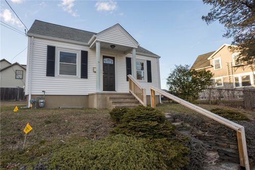 30 Messina St, Providence, RI, 02908-1614 | Card Image