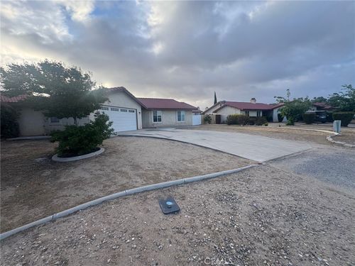 10333 Tamarisk Ave, Hesperia, CA, 92344 | Card Image