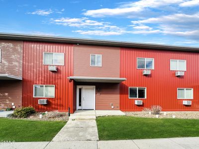 3202 17th Avenue W, Condo with 3 bedrooms, 2 bathrooms and null parking in Williston ND | Image 2