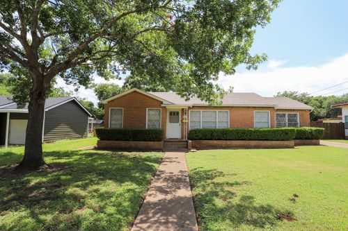 903 S Tyler Street, Mcgregor, TX, 76657 | Card Image