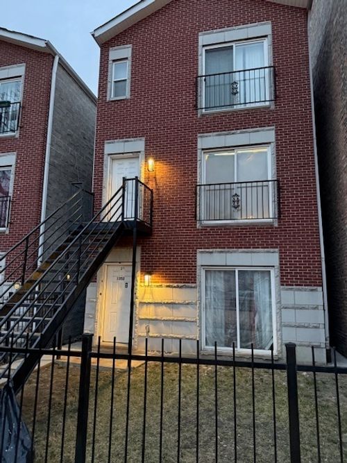 1352 Kedvale Ave, Chicago, IL, 60623-1261 | Card Image