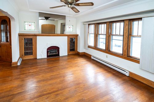 160 N 68th St, Milwaukee, WI, 53213-3965 | Card Image