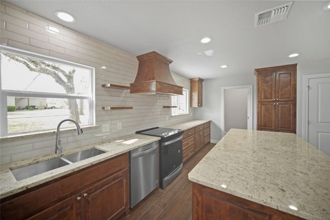 101 Brad St, House other with 3 bedrooms, 2 bathrooms and null parking in Jacksboro TX | Image 7