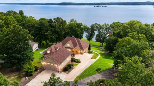 306 Red Water Dr, New Concord, KY, 42076-9402 | Card Image