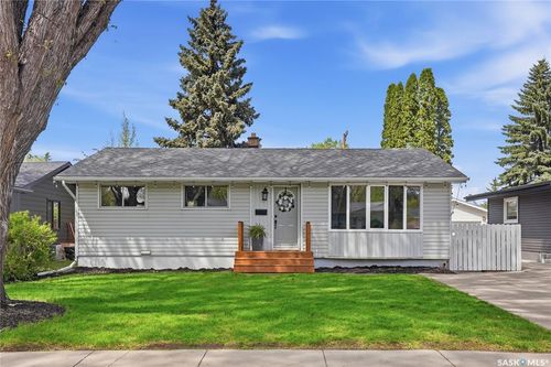 21 Potter Cres, Saskatoon, SK, S7H3L2 | Card Image