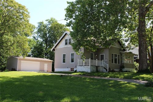 9119 Shelley Ave, Overland, MO, 63114-4812 | Card Image