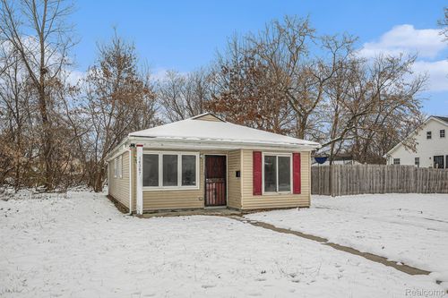 14387 Auburn St, Detroit, MI, 48223-2824 | Card Image