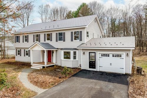 15 Oak Ridge Road, Lebanon, NH, 03784 | Card Image