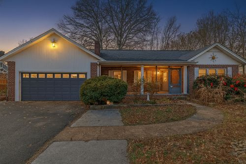 1631 Springbrook Rd, Alcoa, TN, 37701-2063 | Card Image