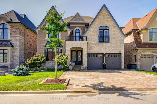 236 Farrell Rd, Maple, ON, L6A4W5 | Card Image