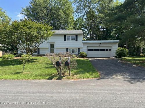 18 Cherry Hill Rd, New Paltz, NY, 12561-2205 | Card Image