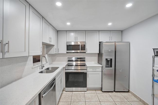 APT-101 - 7850 W Mcnab Rd, Condo with 2 bedrooms, 2 bathrooms and null parking in Tamarac FL | Image 5