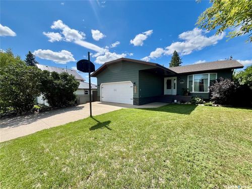 4808 Leader St, Macklin, SK, S0L2C0 | Card Image