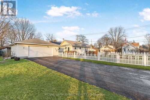 225 Derby Rd, Crystal Beach, ON, L0S1B0 | Card Image