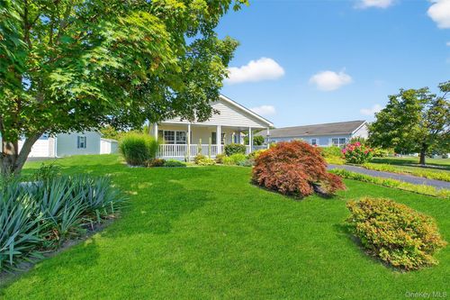 19 Naples Dr, Poughkeepsie, NY, 12603-6605 | Card Image