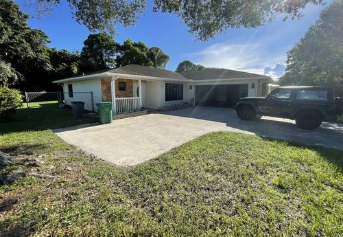 2616 Newport Dr, Fort Pierce, FL, 34982-5619 | Card Image