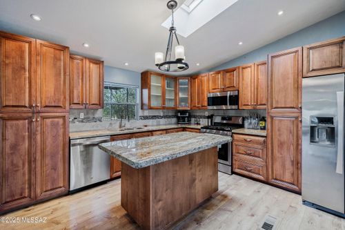 7010 N Hot Desert Trail, Tucson, AZ, 85743 | Card Image