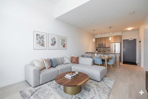 4xx-7058 14th Avenue, Burnaby, BC, V3N0E6 | Card Image