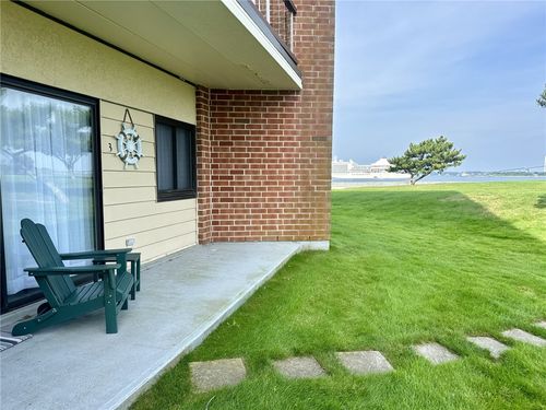 3 Capella S, Newport, RI, 02840-1580 | Card Image