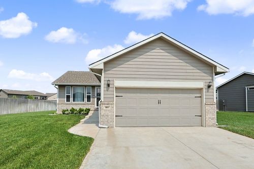 881 N Cloverleaf St, Goddard, KS, 67052-8666 | Card Image