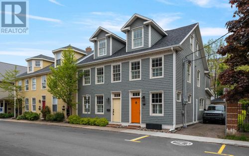 {{alt}} | Card Image