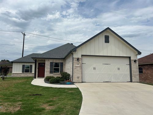 140 Hummingbird Dr, Weatherford, TX, 76088-7039 | Card Image