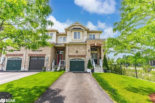 4 Greenwood Dr, Angus, ON, L3W1B5 | Card Image