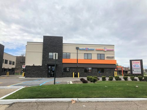 28777 Northwestern Hwy, Southfield, MI, 48034-1819 | Card Image