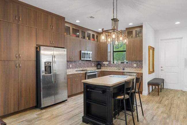 16450 Sandy Shore Dr, House other with 2 bedrooms, 2 bathrooms and null parking in Westlake FL | Image 5