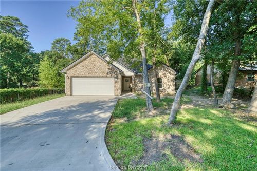 1112 Holly Springs Dr, Huntsville, TX, 77320-3710 | Card Image