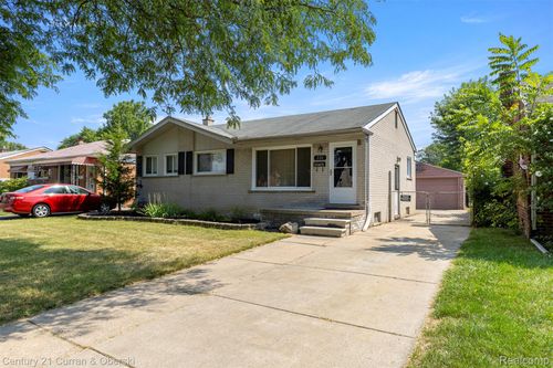 226 Belton St, Garden City, MI, 48135-3134 | Card Image