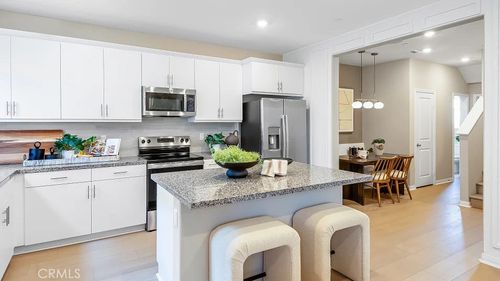 1723 Phantom Ln, Rialto, CA, 92376-2333 | Card Image